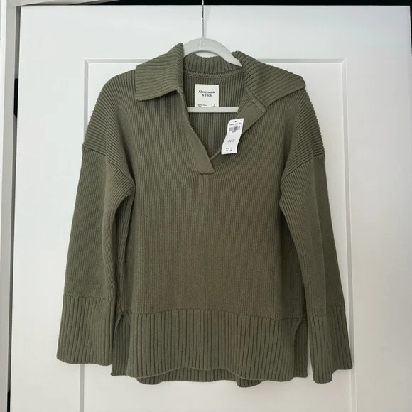 Abercrombie Long-Length Notch-Neck Sweater - NWT - Picture 2 of 7